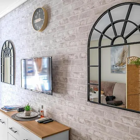 Apartment Gorgeous In With Kitchen Torrevieja