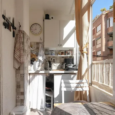 Gorgeous In With Kitchen Apartment *